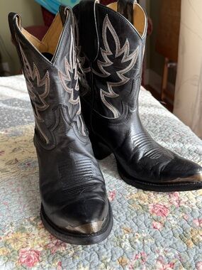Idyllwind Women’s Leather Cowgirl Boots